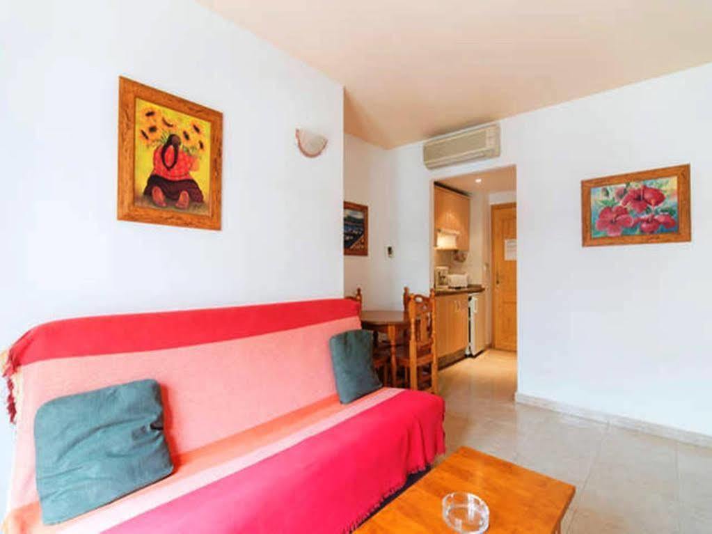 Vicenta Apartaments ตอร์เรโมลิโนส ภายนอก รูปภาพ